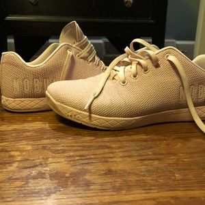 NOBULL size 11 rose trainer